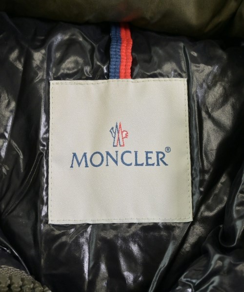 MONCLER（モンクレール）ダウンジャケット/ダウンベスト カーキ サイズ:1(S位) メンズ/2200652060027