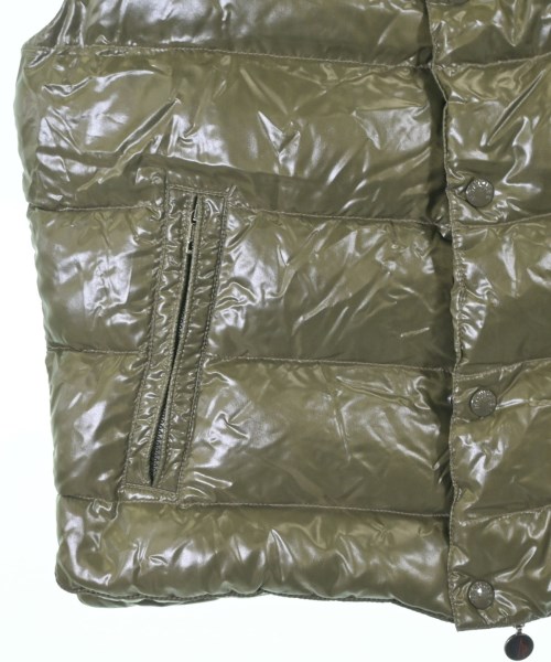 MONCLER（モンクレール）ダウンジャケット/ダウンベスト カーキ サイズ:1(S位) メンズ/2200652060027