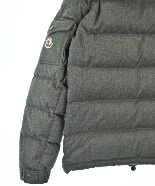 MONCLER（モンクレール）ダウンジャケット/ダウンベスト グレー サイズ:1(S位) メンズ/2200730796039
