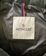 MONCLER（モンクレール）ダウンジャケット/ダウンベスト グレー サイズ:1(S位) メンズ/2200730796039