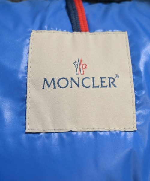 MONCLER（モンクレール）ダウンジャケット/ダウンベスト グレー サイズ:1(S位) メンズ/2200721040066