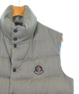 MONCLER（モンクレール）ダウンジャケット/ダウンベスト グレー サイズ:1(S位) メンズ/2200721040066