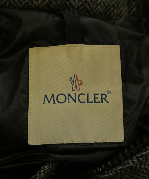 MONCLER（モンクレール）ダウンジャケット/ダウンベスト グレー サイズ:0(XS位) メンズ/2200722587010