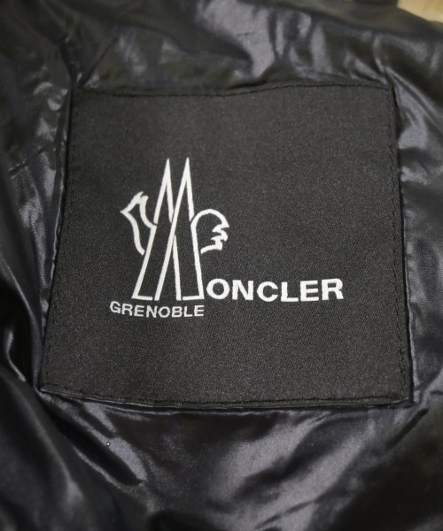 MONCLER GRENOBLE（モンクレールグルノーブル）ダウンジャケット/ダウンベスト 白 サイズ:2(M位) メンズ/2200726340062
