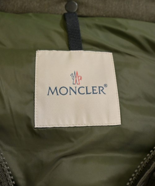 MONCLER（モンクレール）ダウンジャケット/ダウンベスト カーキ サイズ:3(L位) メンズ/2200728428010