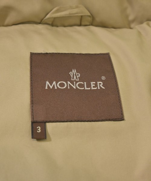 MONCLER（モンクレール）ダウンジャケット/ダウンベスト ベージュ サイズ:3(L位) メンズ/2200686557029