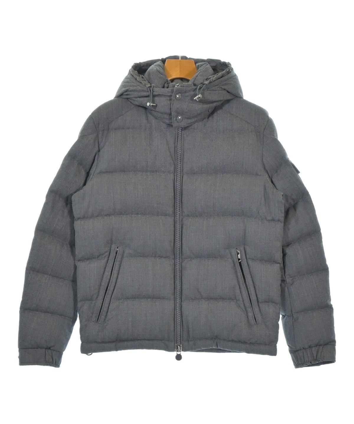 【大人気】モンクレール　ダウンベスト　グレー　XL 国内正規品　5P18 MONCLER（モンクレール）ダウンジャケット/ダウンベスト グレー サイズ