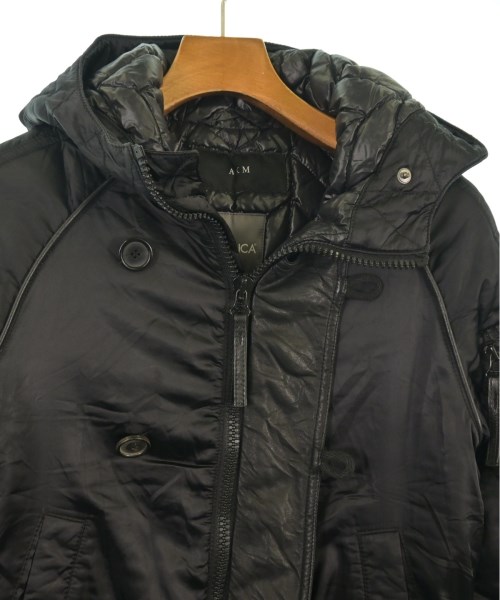 AKM（エーケーエム）ダウンジャケット/ダウンベスト 黒 サイズ:S メンズ/2200611015020