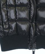 AKM（エーケーエム）ダウンジャケット/ダウンベスト 黒 サイズ:L メンズ/2200649339037