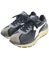 diadora スニーカー