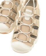 KEEN（キーン）サンダル ベージュ サイズ:23.5cm レディース/2200605874015