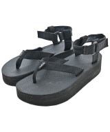 Teva サンダル