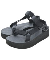 Teva サンダル