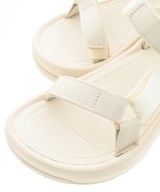 Teva（テバ）サンダル ベージュ サイズ:23cm レディース/2200711602250