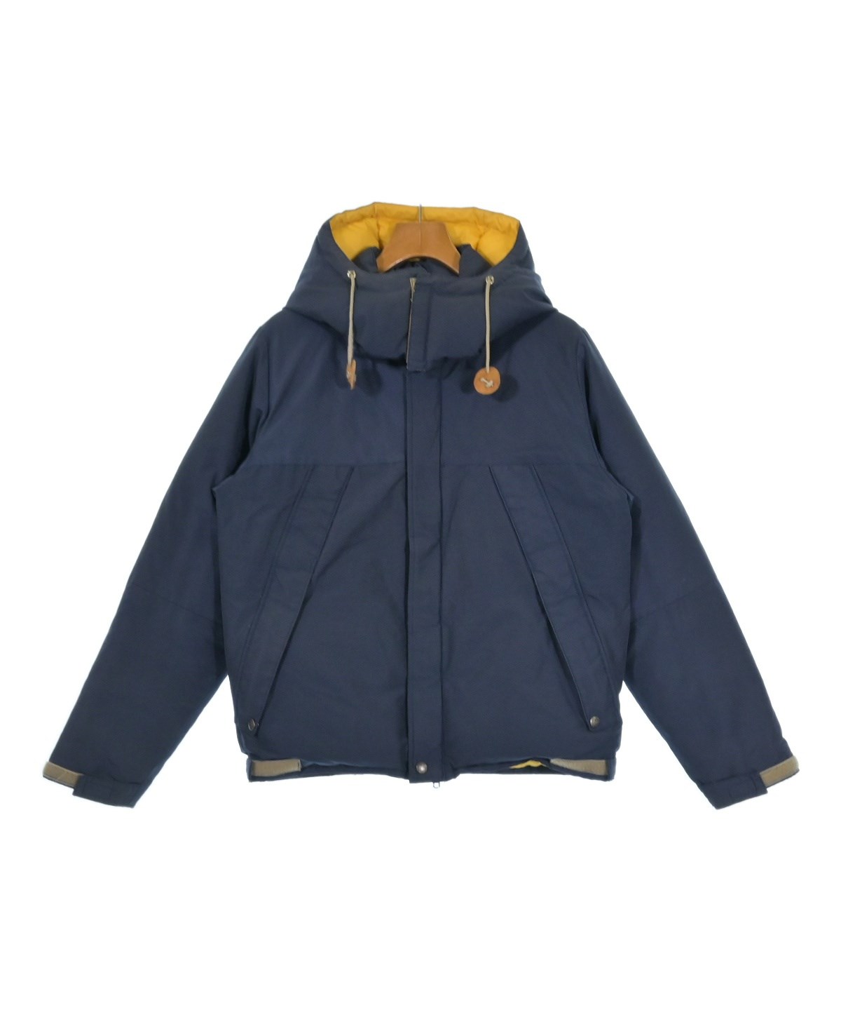 aki cyan。マウントレイニアデザイン　ダウンベスト aki cyan。マウントレイニアデザイン ダウンベスト aki cyan。マウント