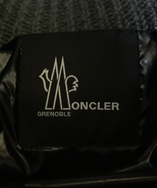 MONCLER GRENOBLE（モンクレールグルノーブル）ダウンジャケット/ダウンベスト グレー サイズ:L メンズ/2200635476012
