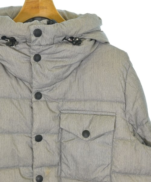 MONCLER GRENOBLE（モンクレールグルノーブル）ダウンジャケット/ダウンベスト グレー サイズ:4(XL位) メンズ/2200663371044