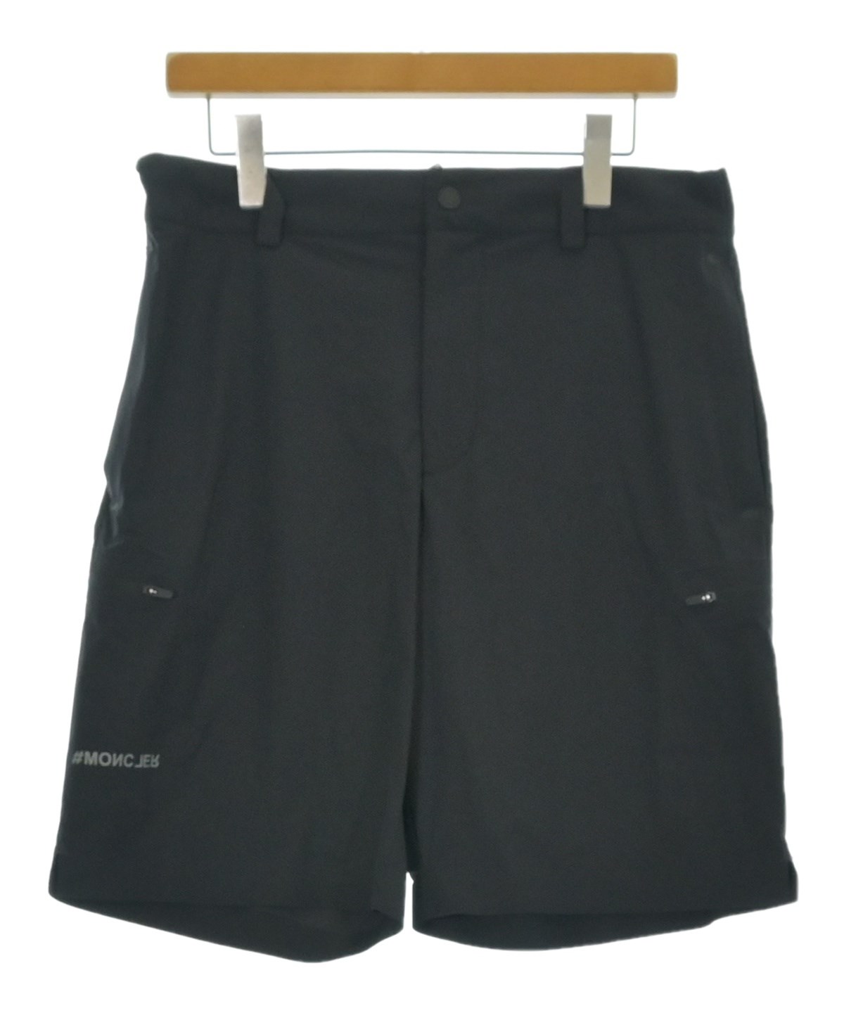MONCLER GRENOBLE（モンクレールグルノーブル）ショートパンツ 黒