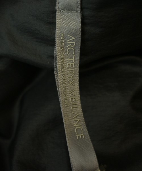 ARC'TERYX VEILANCE（アークテリクス　ヴェイランス）ダウンジャケット/ダウンベスト グレー サイズ:M メンズ/2200618041015