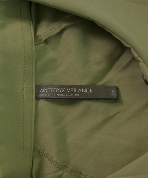 ARC'TERYX VEILANCE（アークテリクス　ヴェイランス）カジュアルシャツ カーキ サイズ:S メンズ/2200631630128