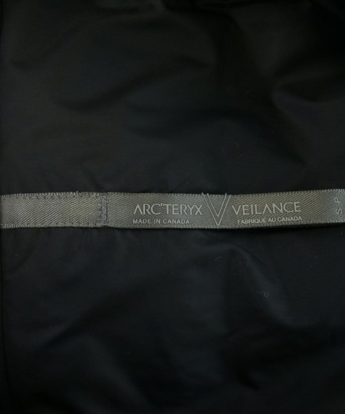 ARC'TERYX VEILANCE（アークテリクス　ヴェイランス）ダウンコート 紺 サイズ:S メンズ/2200644197021
