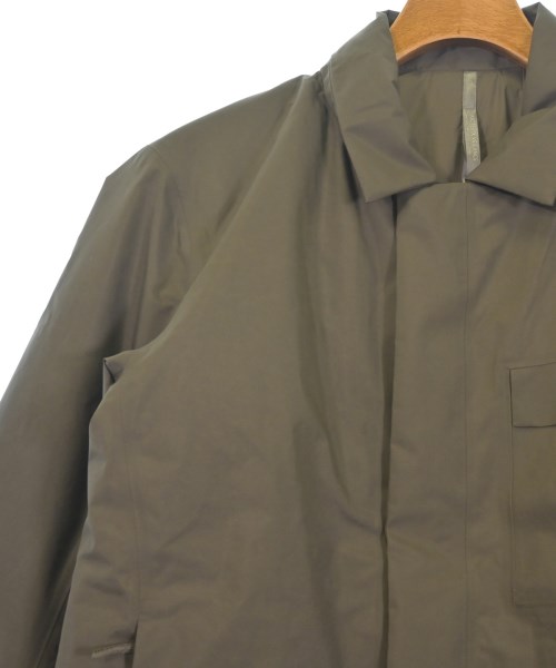 ARC'TERYX VEILANCE（アークテリクス　ヴェイランス）ダウンジャケット/ダウンベスト カーキ サイズ:M メンズ/2200724838011