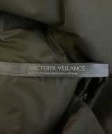 ARC'TERYX VEILANCE（アークテリクス　ヴェイランス）ダウンジャケット/ダウンベスト カーキ サイズ:M メンズ/2200724838011