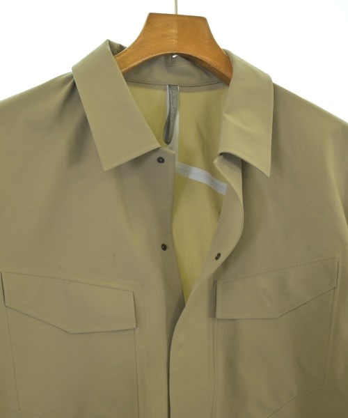 ARC'TERYX VEILANCE（アークテリクス　ヴェイランス）カジュアルシャツ ベージュ サイズ:L メンズ/2200685494011