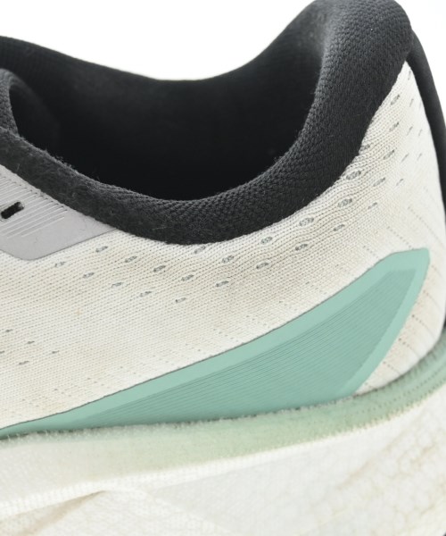 BROOKS（ブルックス）スニーカー 白 サイズ:UK9(27.5cm位) メンズ/2200654449530