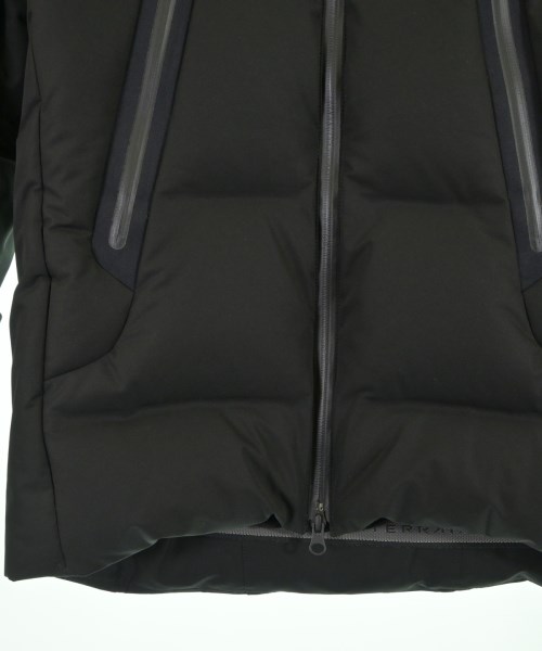 DESCENTE（デサント）ダウンジャケット/ダウンベスト 黒 サイズ:S メンズ/2200625810017