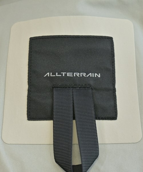 DESCENTE（デサント）マウンテンパーカー ベージュ サイズ:L メンズ/2200648936039