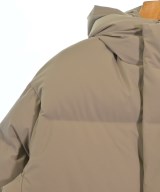 DESCENTE（デサント）ダウンジャケット/ダウンベスト ベージュ サイズ:M メンズ/2200658093012