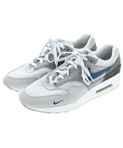 NIKE スニーカー