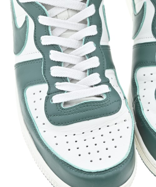 NIKE（ナイキ）スニーカー 緑 サイズ:28cm メンズ/2200541402020