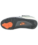 UNDEFEATED（アンディフィーテッド）スニーカー カーキ サイズ:28.5cm メンズ/2200625966172