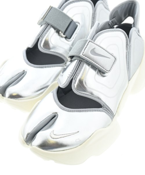 NIKE（ナイキ）スニーカー シルバー サイズ:25.5cm レディース/2200624922230