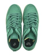 NIKE（ナイキ）スニーカー 緑 サイズ:27cm メンズ/2200642378095