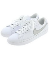 NIKE スニーカー