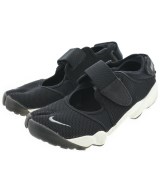 NIKE スニーカー