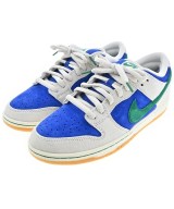 NIKE スニーカー