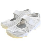 NIKE スニーカー