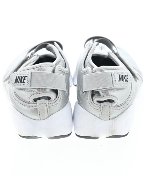 NIKE（ナイキ）スニーカー シルバー サイズ:24cm レディース/2200622884233