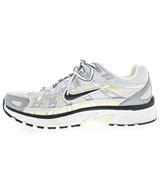 NIKE（ナイキ）スニーカー 白 サイズ:24cm レディース/2200623185094