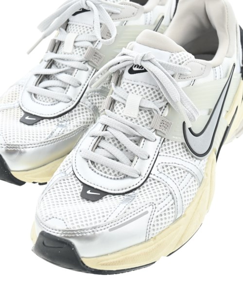 NIKE（ナイキ）スニーカー 白 サイズ:24.5cm レディース/2200624279136