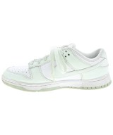 NIKE（ナイキ）スニーカー 緑 サイズ:24.5cm レディース/2200603619144