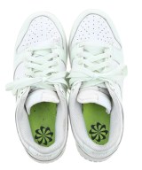 NIKE（ナイキ）スニーカー 緑 サイズ:24.5cm レディース/2200603619144