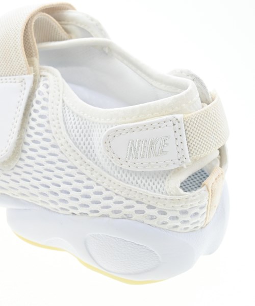 NIKE（ナイキ）サンダル 白 サイズ:24cm レディース/2200615889030