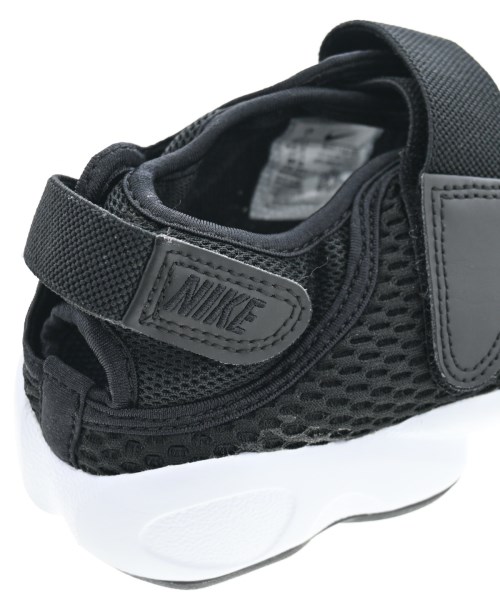 NIKE（ナイキ）スニーカー 黒 サイズ:24cm レディース/2200603400049