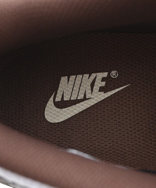 NIKE（ナイキ）スニーカー ベージュ サイズ:27cm メンズ/2200608990064