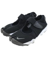 NIKE スニーカー